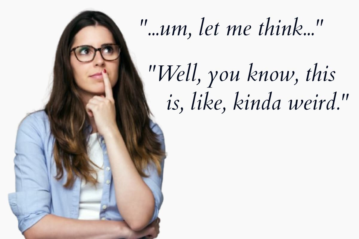 Una mujer con lentes pensando en qué podría significar una frase en inglés